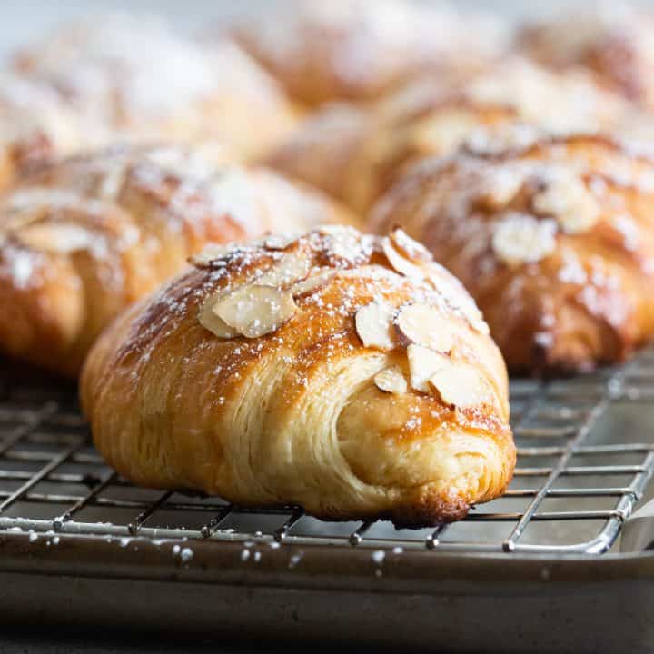 CROISSANT aux AMANDES
