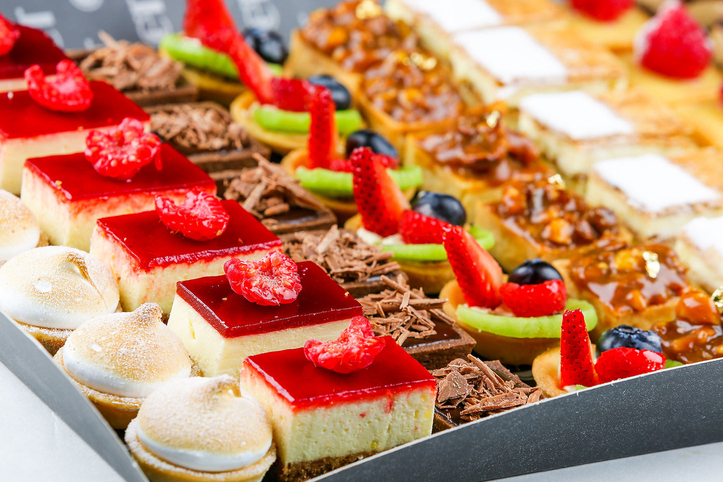 PLATEAU DE DESSERTS INDIVIDUELS | 6 PERSONNES ET+