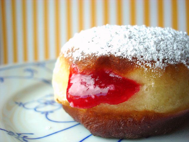 BEIGNE FARCI AUX FRAMBOISES