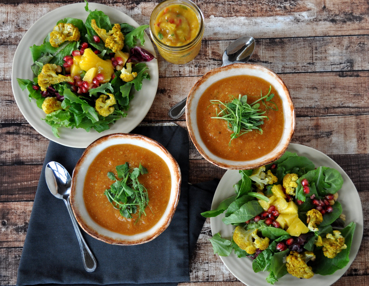 SALADES & SOUPES