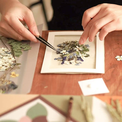 ATELIER "CARTE DE SOUHAITS ET BOULE DE NOEL FLEURIES" | MATÉRIEL +BOISSON CHAUDE INCLUS