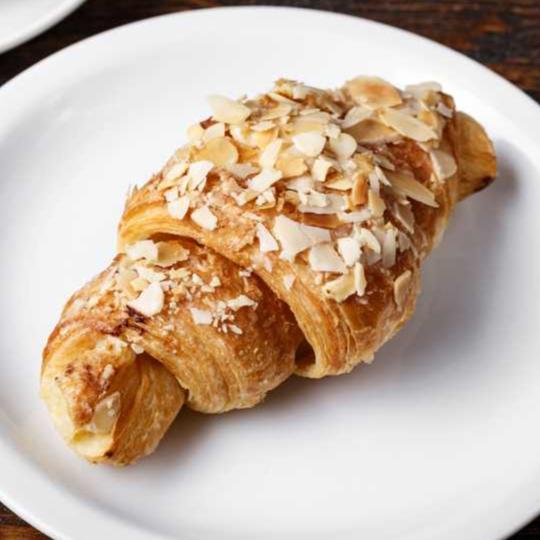 CROISSANT aux AMANDES