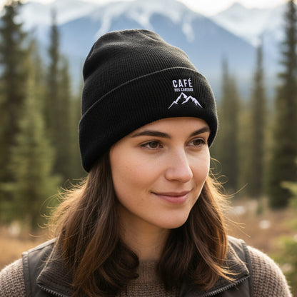 MERCH CAFÉ DES CANTONS | TUQUE AVEC LOGO BRODÉ