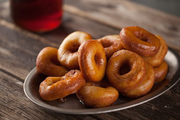 MINI POTATO DONUTS + MAPLE SYRUP | 6 UNITS