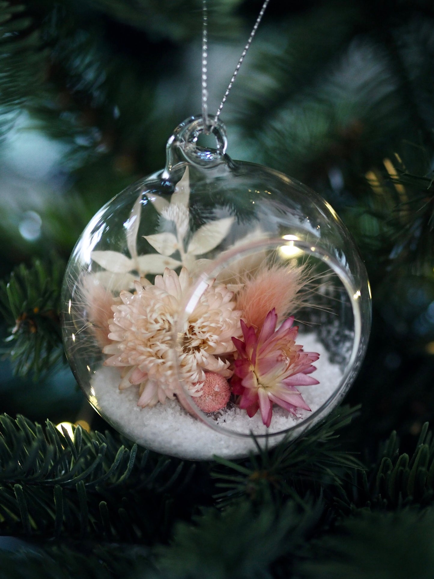 ATELIER "CARTE DE SOUHAITS ET BOULE DE NOEL FLEURIES" | MATÉRIEL +BOISSON CHAUDE INCLUS