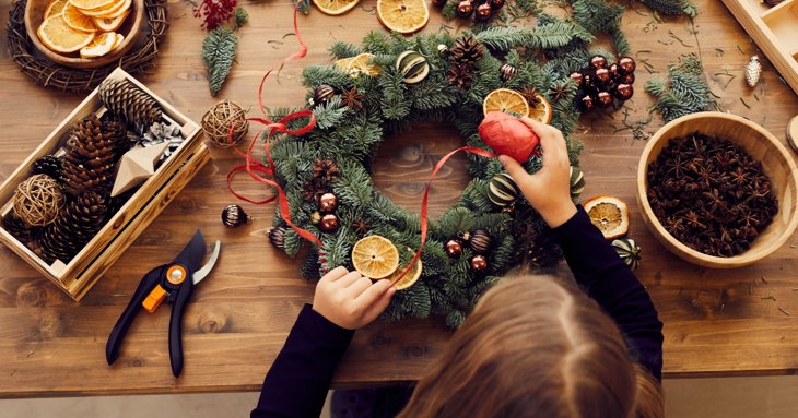 ATELIER "COURONNE DE NOEL" | MATÉRIEL +BOISSON CHAUDE INCLUS