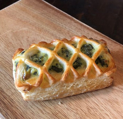 FEUILLETÉ ÉPINARDS +FETA | VÉGÉ